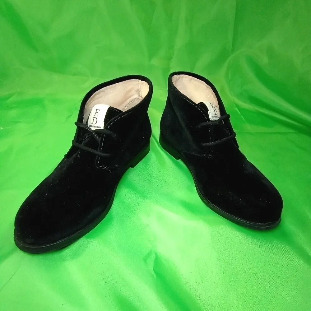 ELLEN Degeneres Black Velvet Ankle Boots Kids Size 11